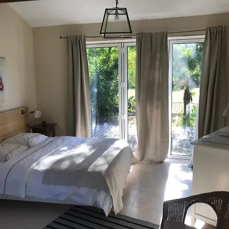 לינה וארוחת בוקר La Begude - Boutique Luxury סן טרופז